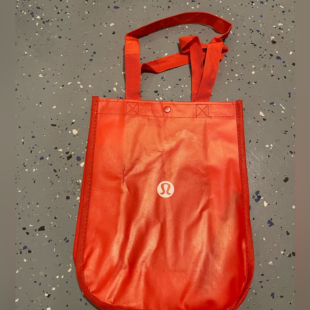 Lululemon reusable snap, closing tote shoulder bag
